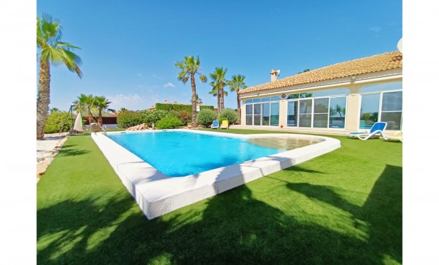 Herverkoop - Detached Villa -
Gea Y Truyols