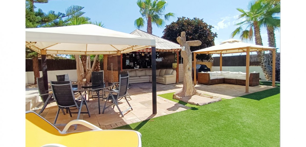 Herverkoop - Detached Villa -
Gea Y Truyols