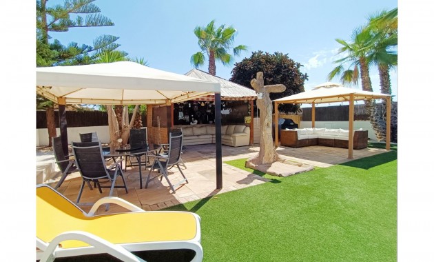 Herverkoop - Detached Villa -
Gea Y Truyols