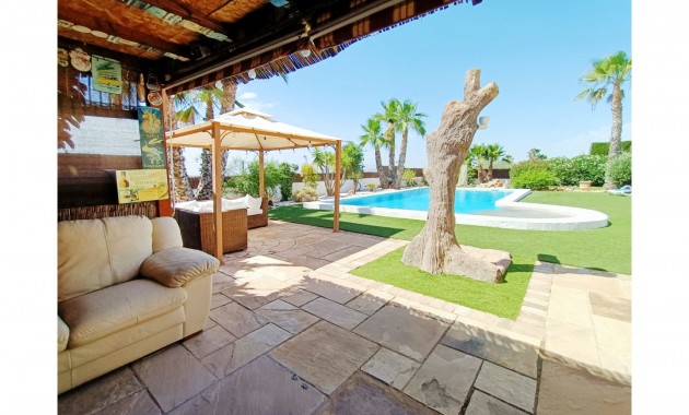 Herverkoop - Detached Villa -
Gea Y Truyols