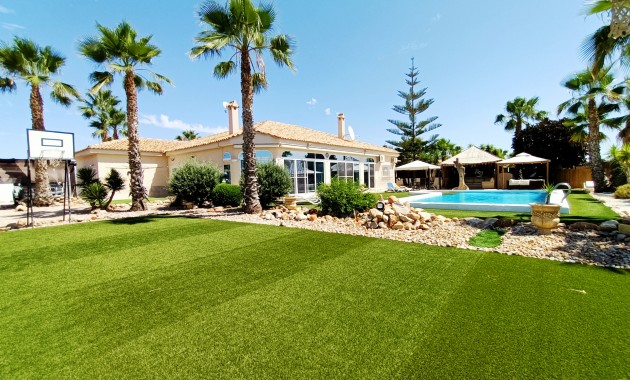 Herverkoop - Detached Villa -
Gea Y Truyols