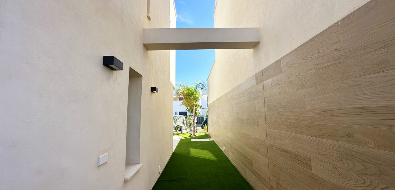 Sale - Detached Villa -
Santa Rosalia Lake and Life Resort