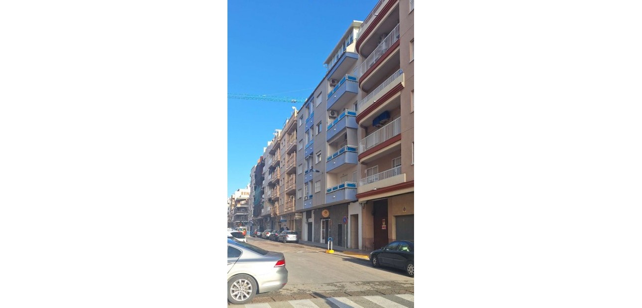 Herverkoop - Appartement / flat -
Torrevieja - El Acequión