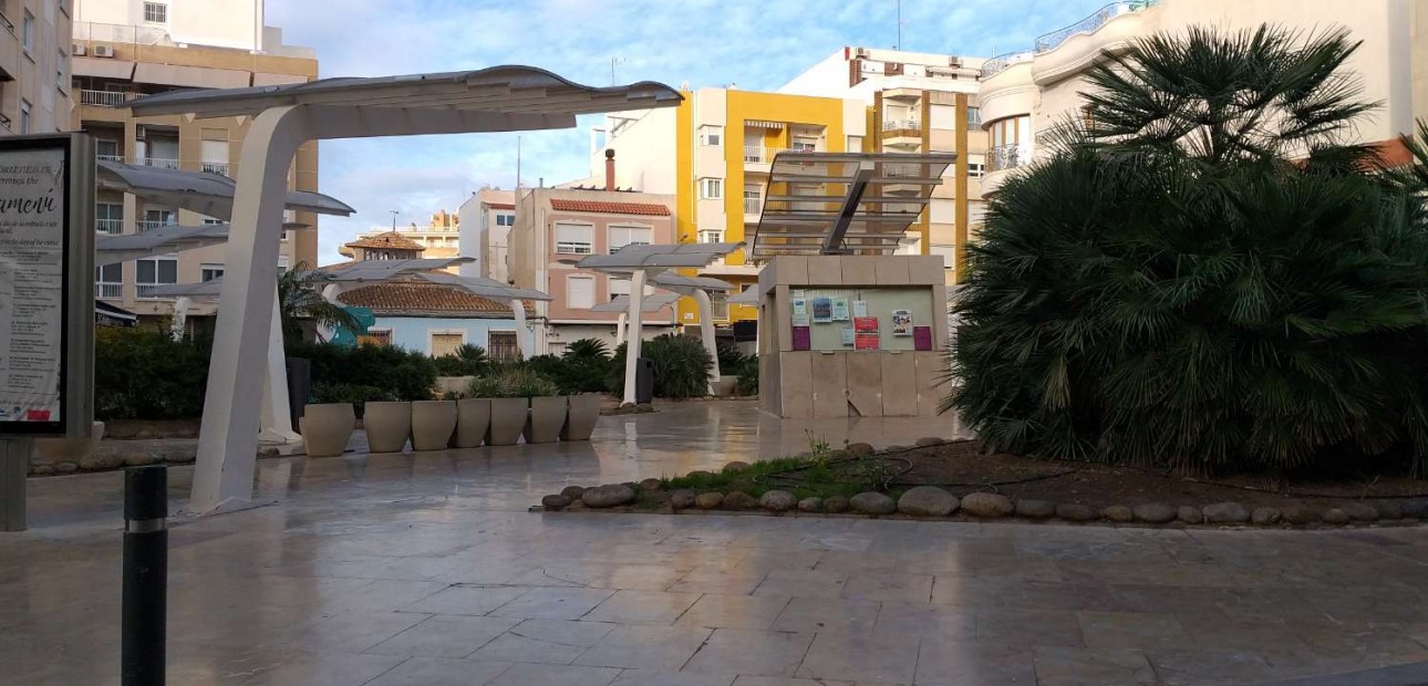Herverkoop - Appartement / flat -
Torrevieja - El Acequión