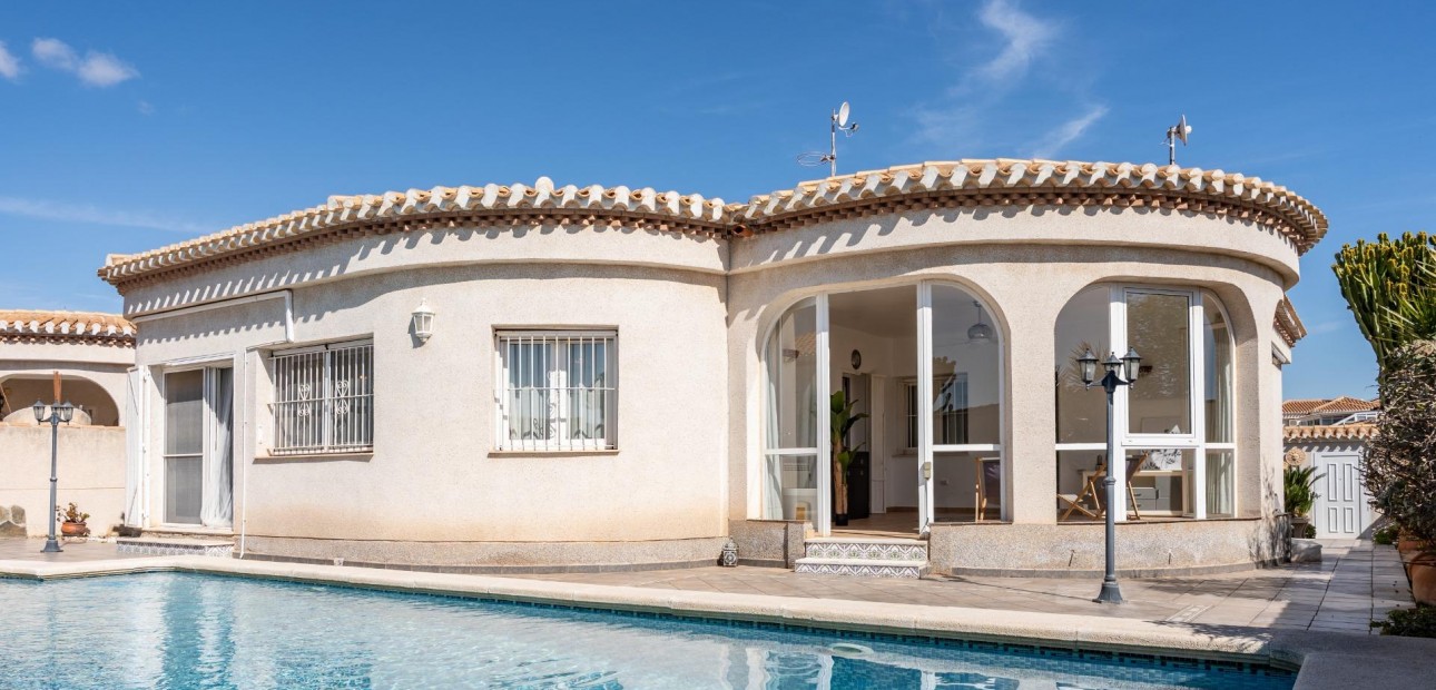 Venta - Villa -
Orihuela Costa - Playa Flamenca