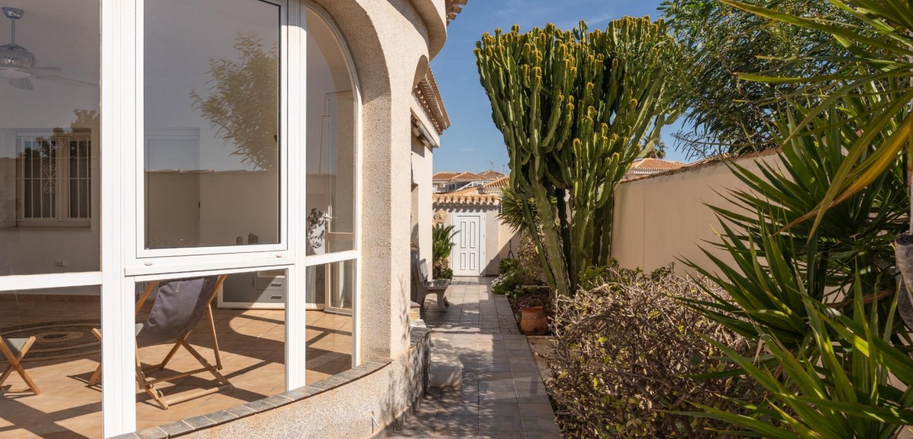 Venta - Villa -
Orihuela Costa - Playa Flamenca