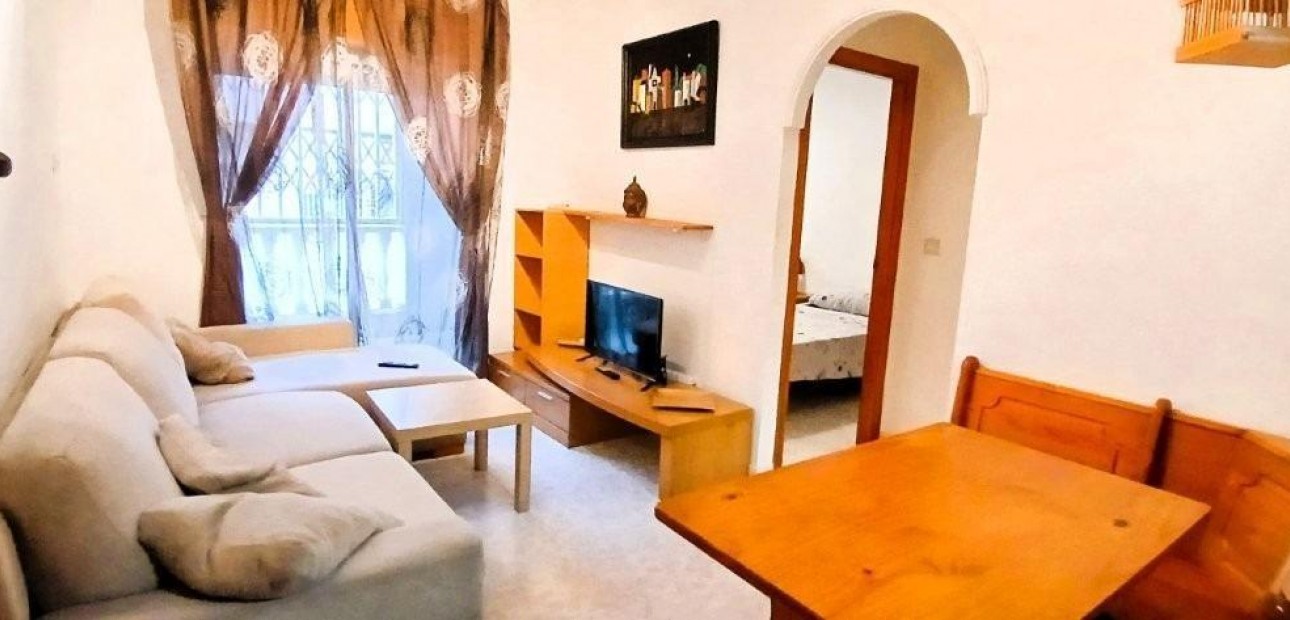 Herverkoop - Appartement / flat -
Torrevieja - Estacion de autobuses