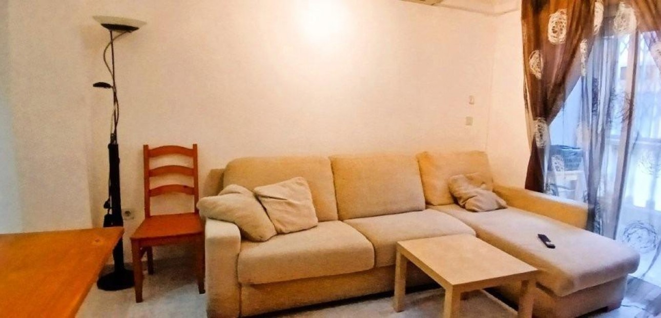 Herverkoop - Appartement / flat -
Torrevieja - Estacion de autobuses