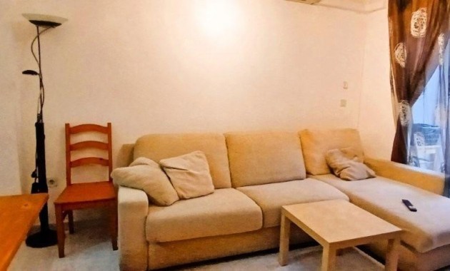 Herverkoop - Appartement / flat -
Torrevieja - Estacion de autobuses