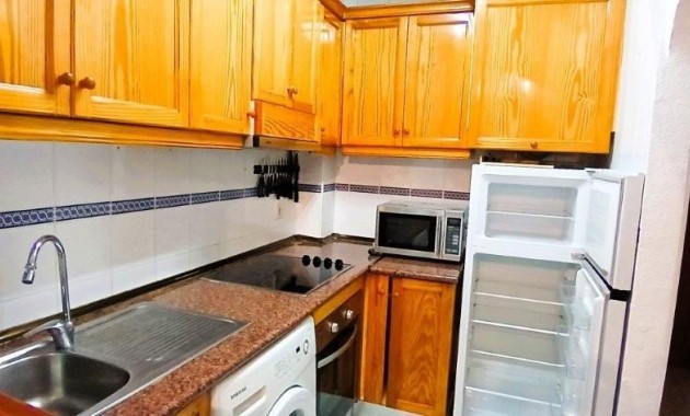 Herverkoop - Appartement / flat -
Torrevieja - Estacion de autobuses