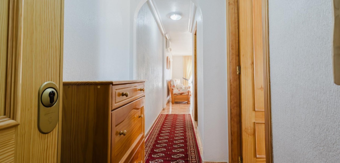 Herverkoop - Appartement / flat -
Torrevieja - Centro