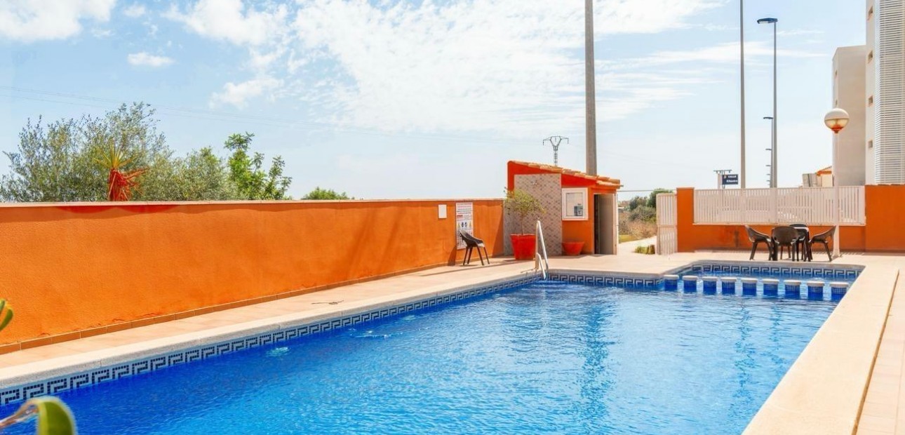 Venta - Terraced house -
Orihuela Costa - Villamartin