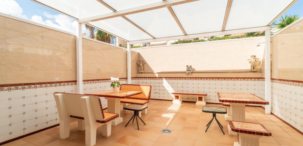 Venta - Terraced house -
Orihuela Costa - Villamartin