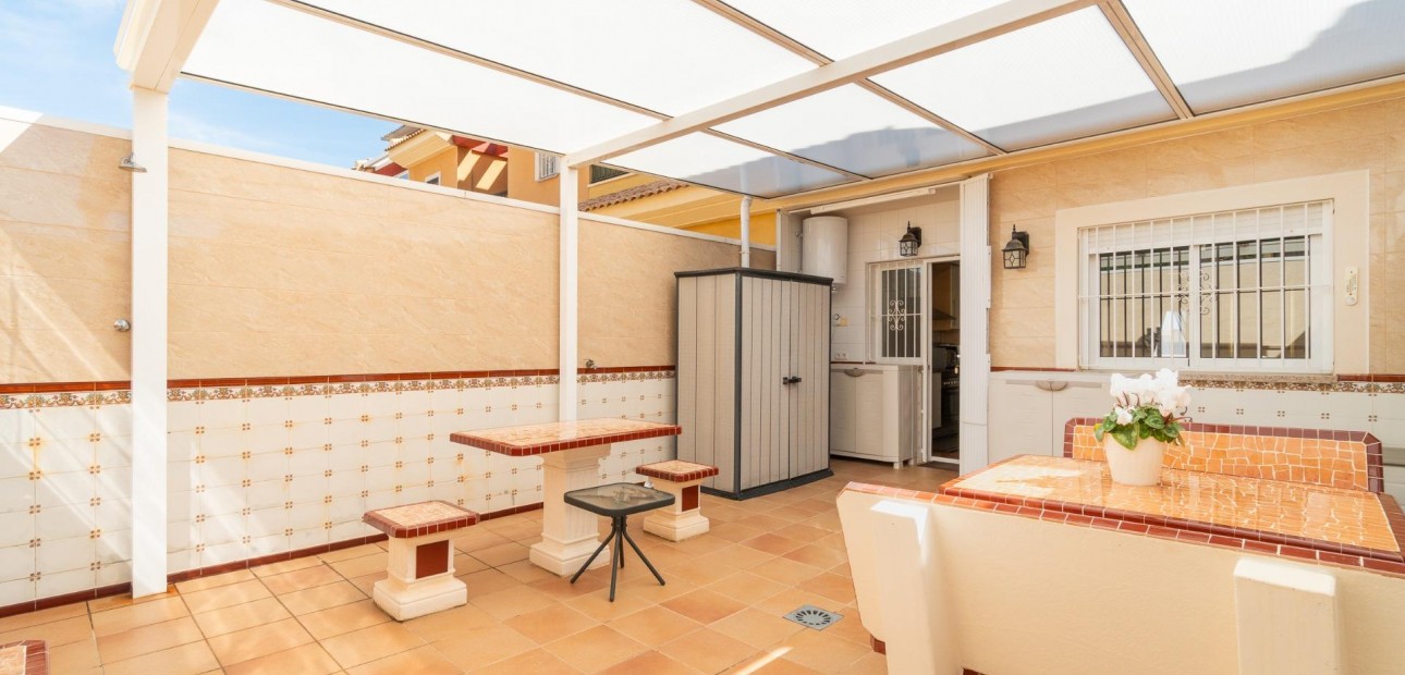 Venta - Terraced house -
Orihuela Costa - Villamartin