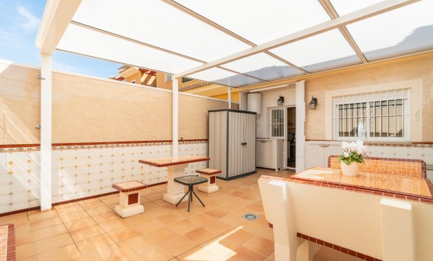 Venta - Terraced house -
Orihuela Costa - Villamartin