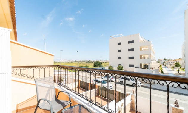 Venta - Terraced house -
Orihuela Costa - Villamartin