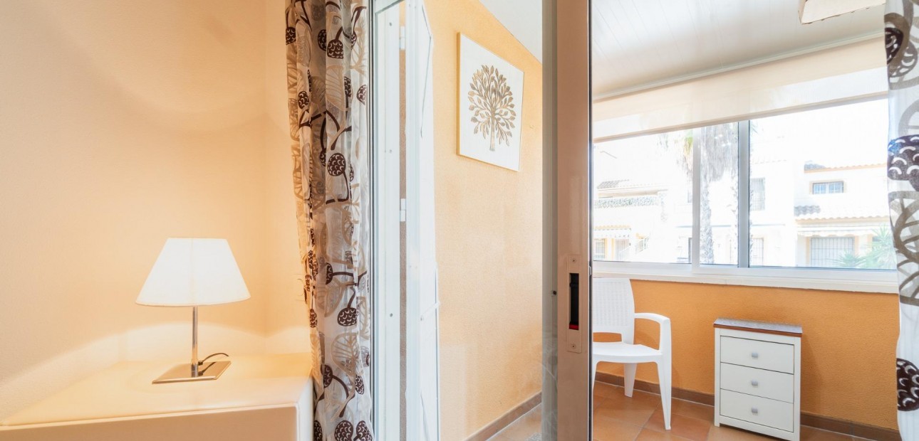 Venta - Terraced house -
Orihuela Costa - Villamartin