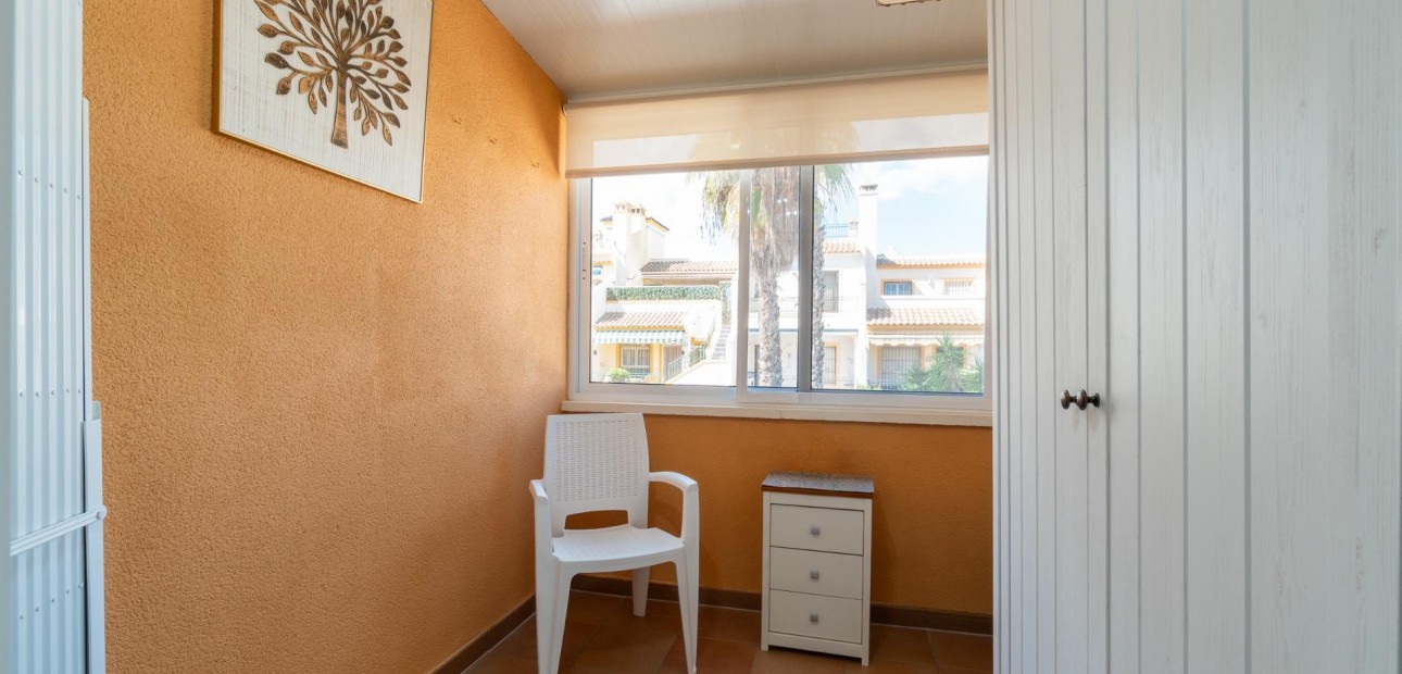 Venta - Terraced house -
Orihuela Costa - Villamartin