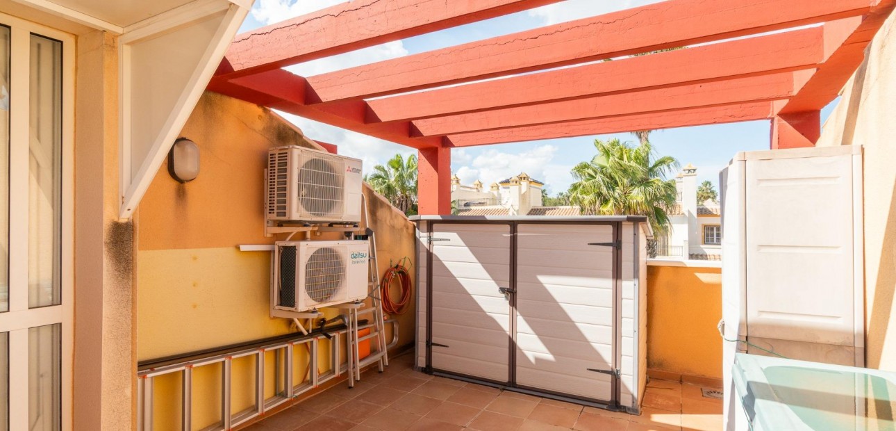 Venta - Terraced house -
Orihuela Costa - Villamartin