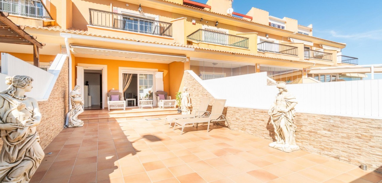 Venta - Terraced house -
Orihuela Costa - Villamartin