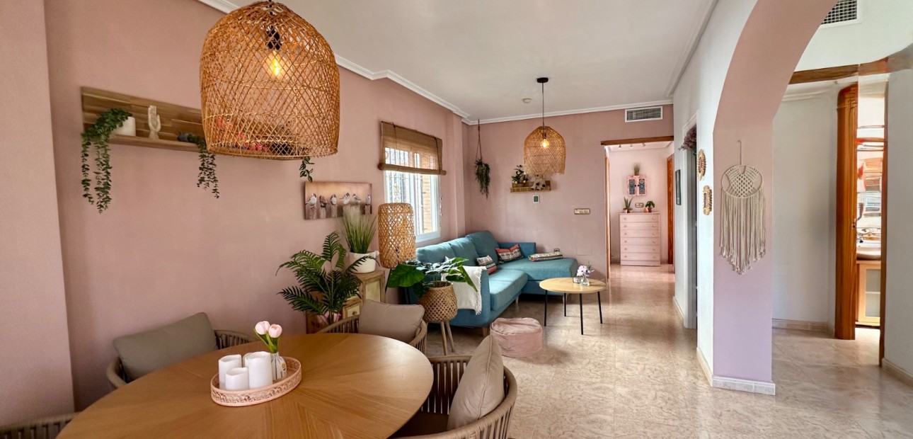 Venta - Villa -
Guardamar del Segura - El Raso