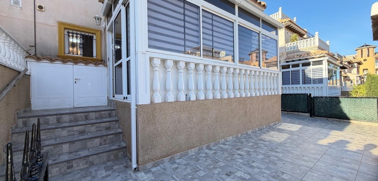Venta - Terraced house -
Orihuela Costa - Las Filipinas