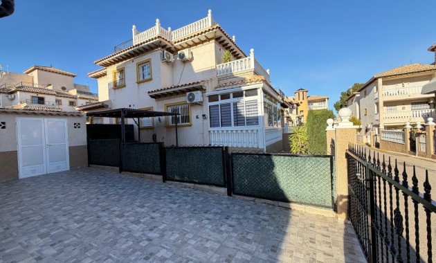 Venta - Terraced house -
Orihuela Costa - Las Filipinas