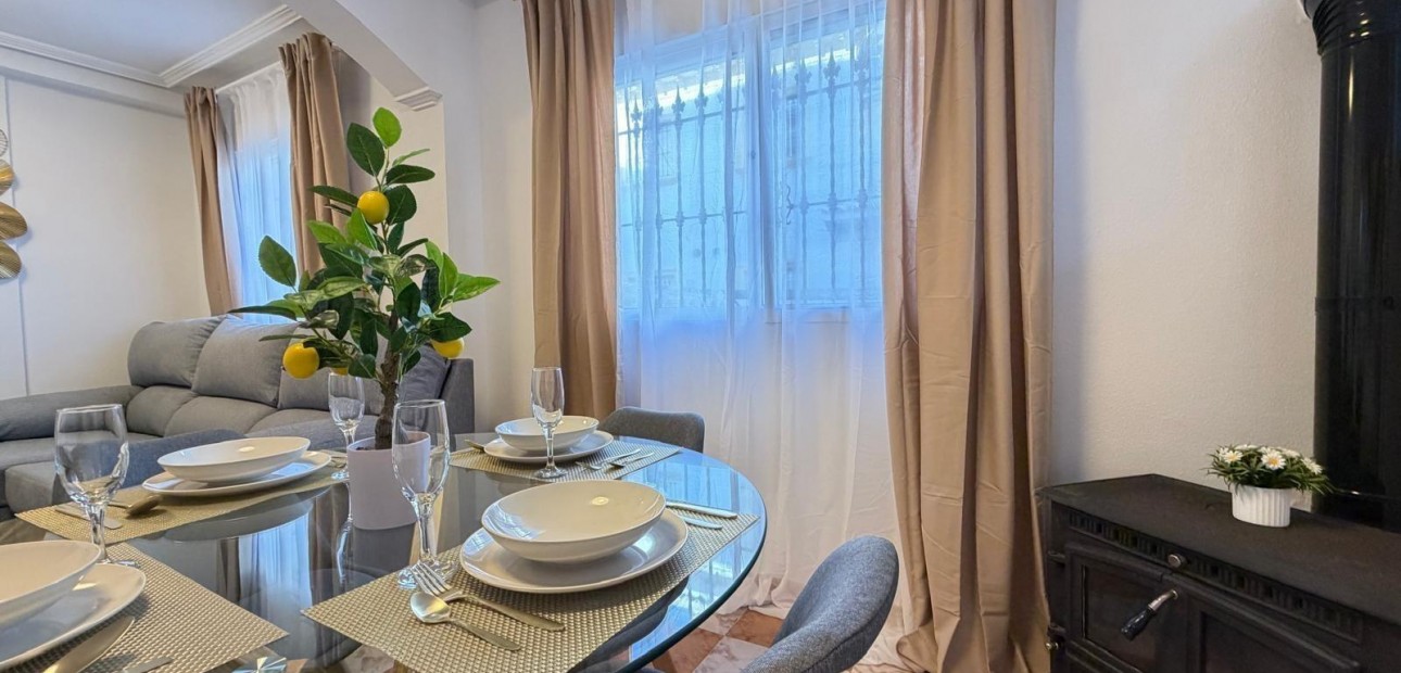 Venta - Terraced house -
Orihuela Costa - Las Filipinas