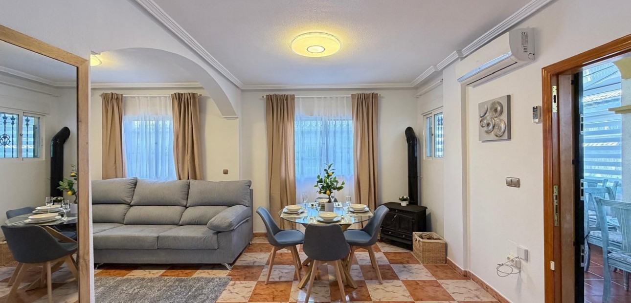 Venta - Terraced house -
Orihuela Costa - Las Filipinas