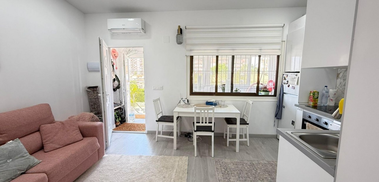 Venta - Bungalow -
Torrevieja - Playa del cura