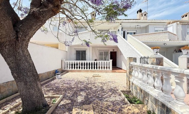 Venta - Bungalow -
Orihuela Costa - La Regia