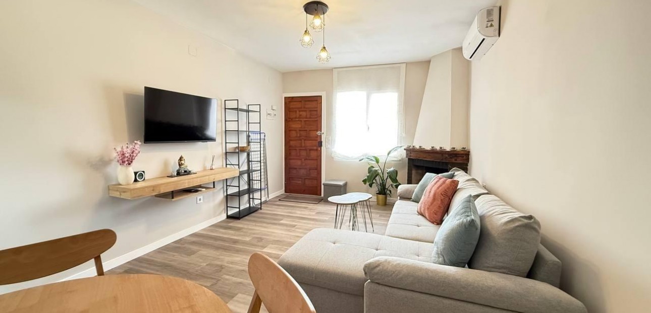 Venta - Bungalow -
Orihuela Costa - La Regia