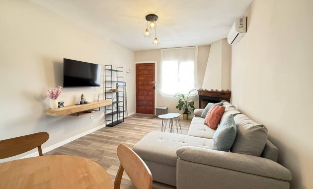 Venta - Bungalow -
Orihuela Costa - La Regia