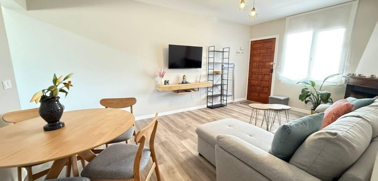 Venta - Bungalow -
Orihuela Costa - La Regia