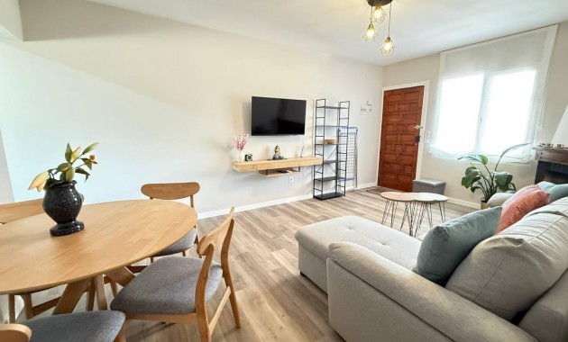 Venta - Bungalow -
Orihuela Costa - La Regia