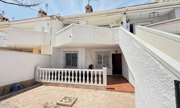 Venta - Bungalow -
Orihuela Costa - La Regia