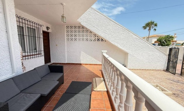 Venta - Bungalow -
Orihuela Costa - La Regia