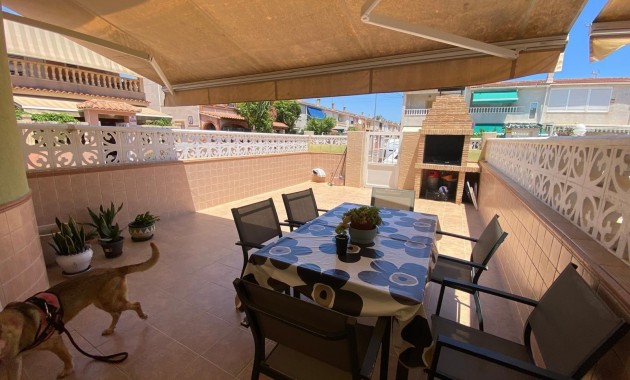 Venta - Terraced house -
Torrevieja - Playa de los Naufragos