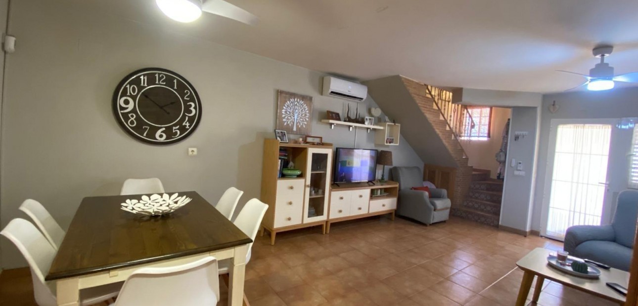 Venta - Terraced house -
Torrevieja - Playa de los Naufragos