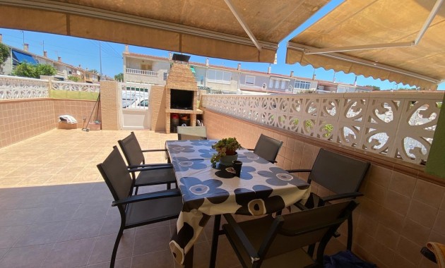 Venta - Terraced house -
Torrevieja - Playa de los Naufragos