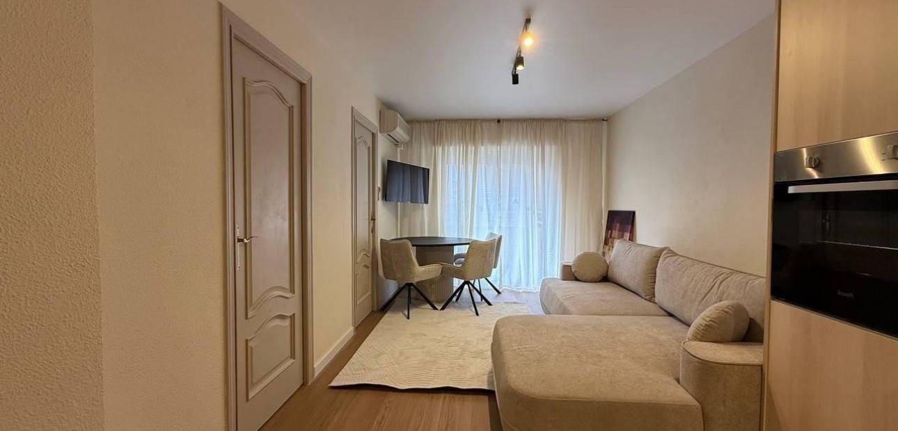 Venta - Apartamento / piso -
Torrevieja - Estacion de autobuses