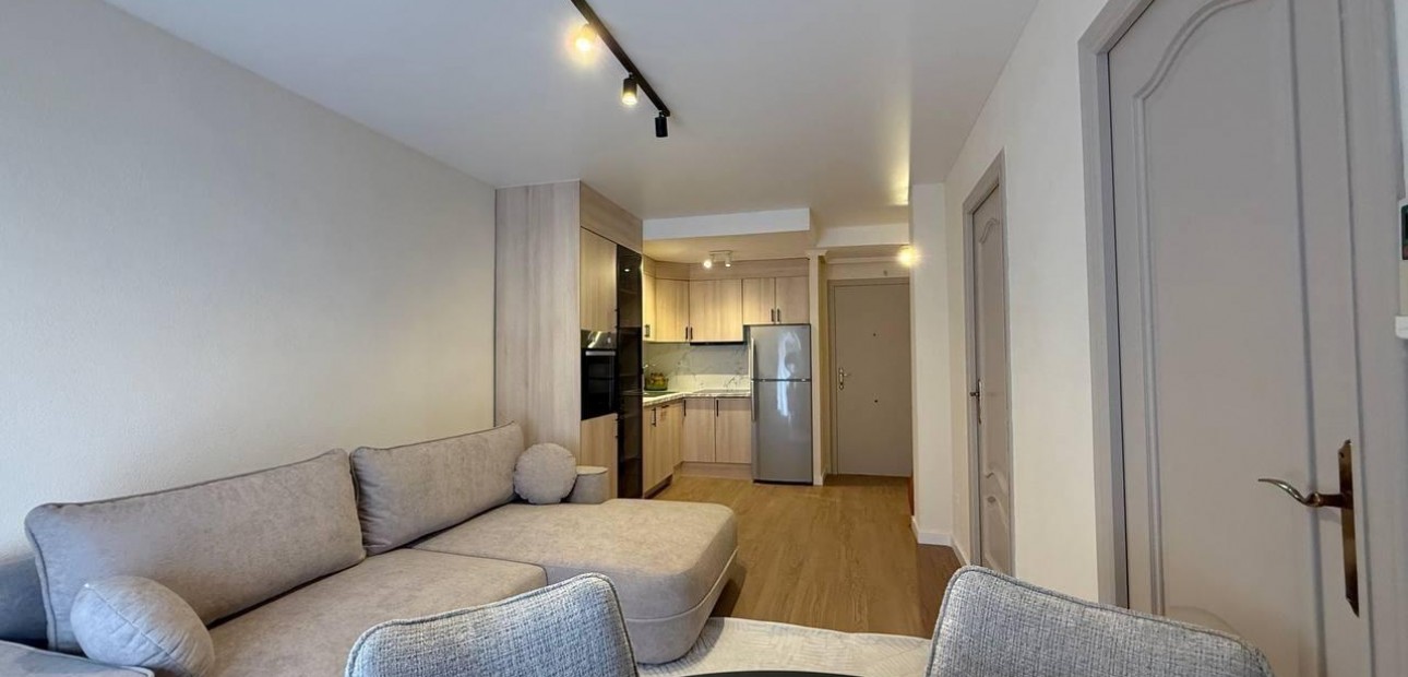 Venta - Apartamento / piso -
Torrevieja - Estacion de autobuses