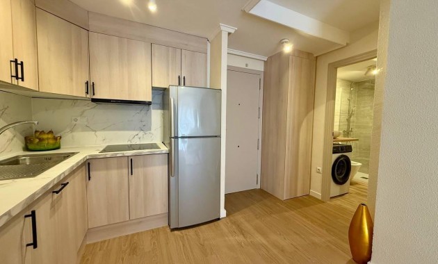 Venta - Apartamento / piso -
Torrevieja - Estacion de autobuses