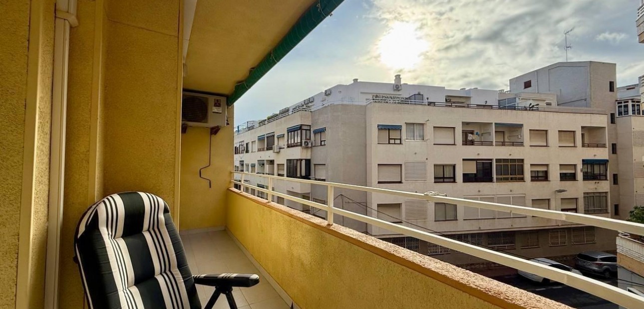 Venta - Apartamento / piso -
Torrevieja - Estacion de autobuses