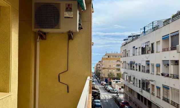 Venta - Apartamento / piso -
Torrevieja - Estacion de autobuses