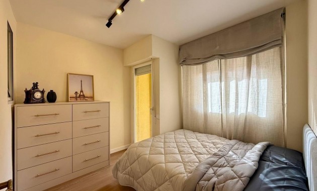 Venta - Apartamento / piso -
Torrevieja - Estacion de autobuses