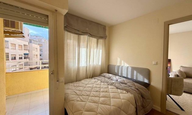 Venta - Apartamento / piso -
Torrevieja - Estacion de autobuses
