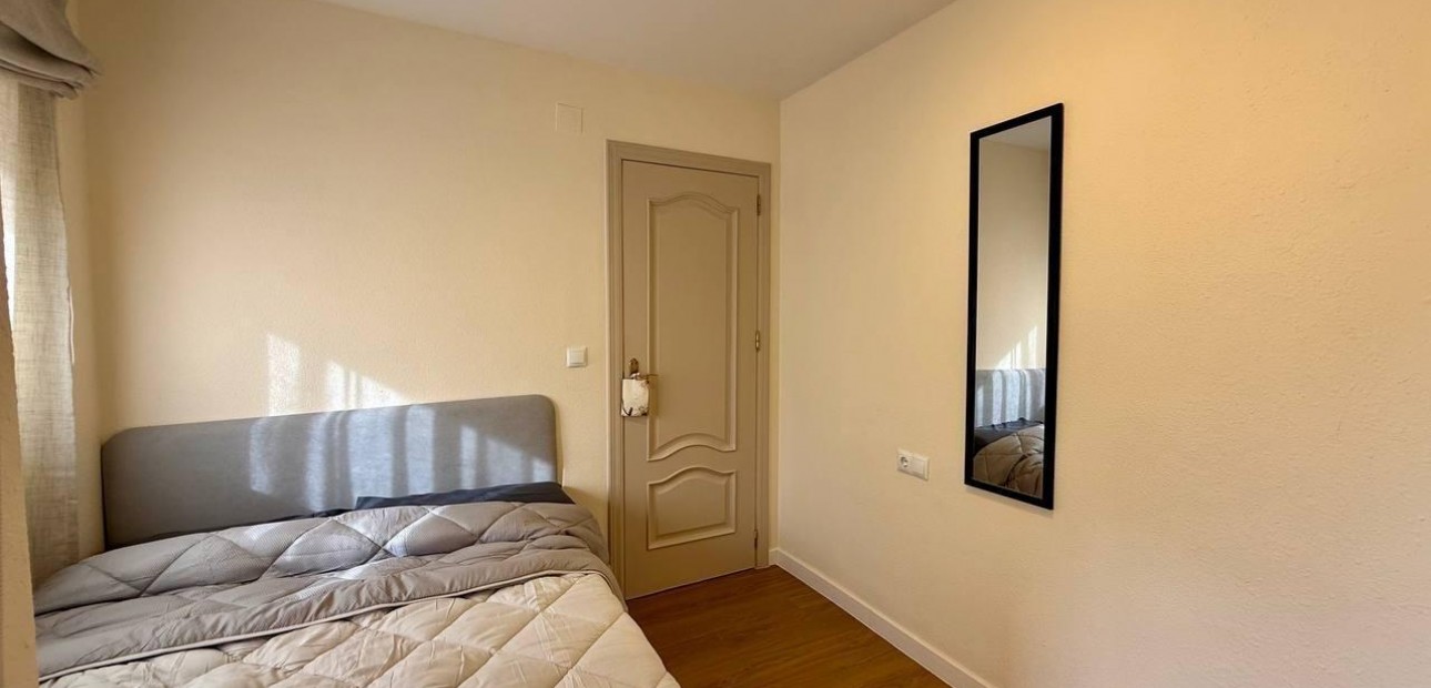 Venta - Apartamento / piso -
Torrevieja - Estacion de autobuses