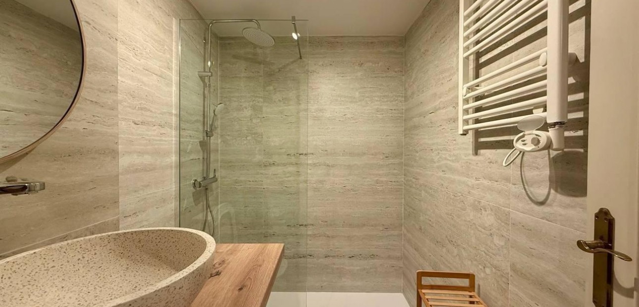 Venta - Apartamento / piso -
Torrevieja - Estacion de autobuses