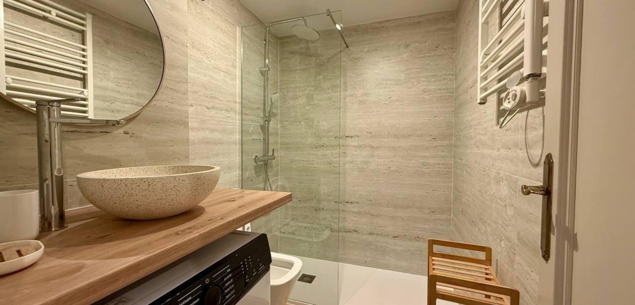 Venta - Apartamento / piso -
Torrevieja - Estacion de autobuses